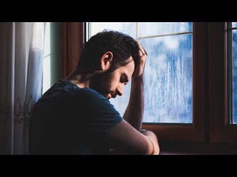 Të shkurtoj mjekrën apo të lej punën?