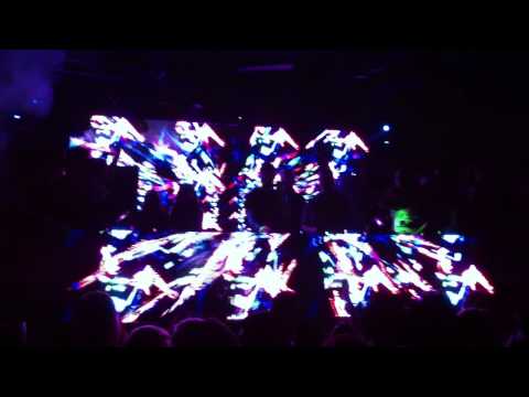 Dirty South - NYE 4th&B 1/1/11 Part 11 Outro Sweet Disposition (Axwell Remix)