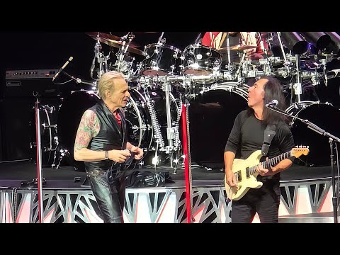 Fans Walk Out?! David Lee Roth’s Shocking Vocal Meltdown Caught on Camera!