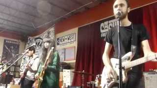 Yuck - Lose My Breath (Houston 02.06.14) HD