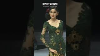 Download lagu Penampilan Ibu Peri Faradina INTM di Fashion Show Anne Avantie 29 Tahun Berkarya mp3