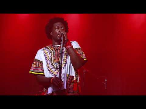 MAX MONA chante EUGENE MONA - Bégui bégui bang