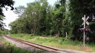 preview picture of video 'Train Crossing at Dewey Ave, Sandwich, MA'