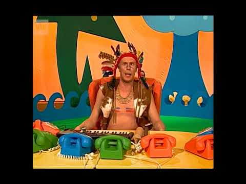 Studio Julmahuvi - Muksuluuri - Istuva Touko Pouko