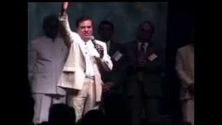 Vahaam Hallelujah aanand hovega..Hindi Christian Song - Vijay Benedict - Live