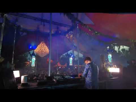 Oliver Heldens playing Adam K, Vikthor - Moon and Stars at misteryland