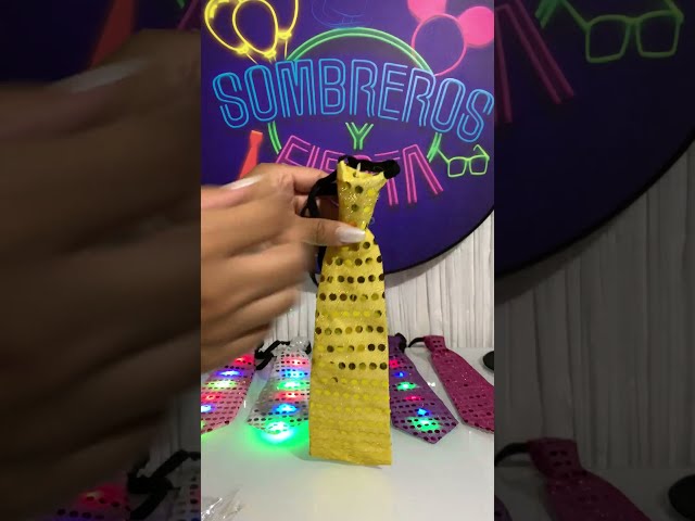 Vídeo relacionado con Genérico Corbatas Luminosas | Tirantes de Carnaval | Corbata LED para Halloween, Cosplay, Fiesta, Celebración, Espectáculo, Festivales y Hombre