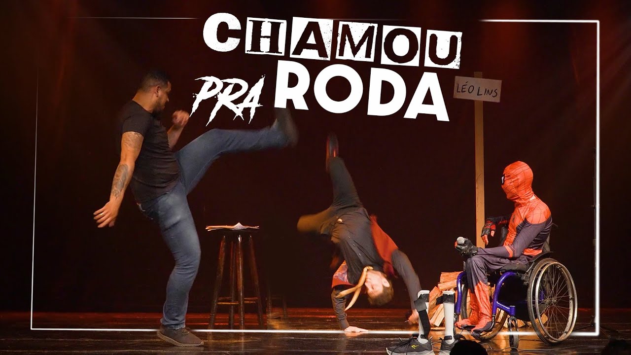 Léo Lins - quantas rodas de capoeira tem no palco?