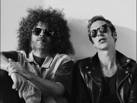 feat. Chris Cester - Chase The Feeling のサムネイル