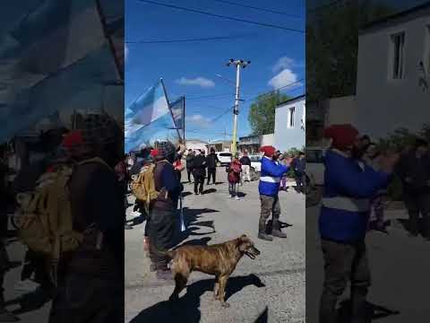 #lasheras #santacruz Más de 200 desocupados se manifiestan en el concejo deliberante.