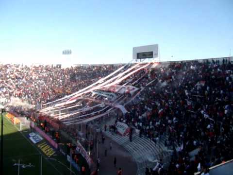 "Recibimiento Huracan con el Bicho www.locosporelglobo.com.ar" Barra: La Banda de la Quema • Club: Huracán