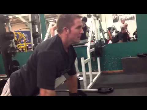 Lindsay Bruce training shoulders at Pyramid Fitness Hereford