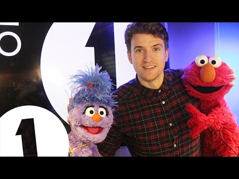Elmo & Phoebe sing History by One Direction