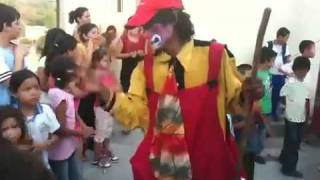 preview picture of video 'Sociedad Quiebra de piñata 2010'