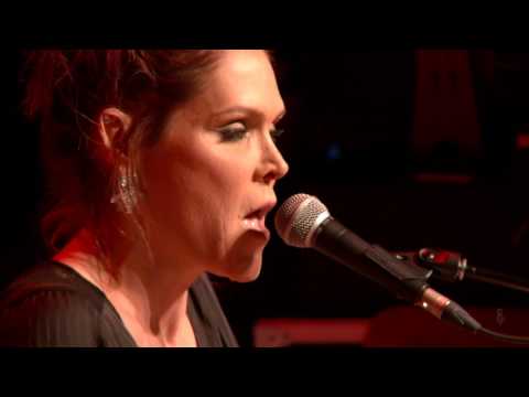Beth Hart - Love Is A Lie (eTown webisode #1137)