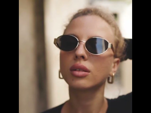 Vídeo relacionado con SOJOS Gafas de sol cuadradas de gran tamaño vintage para mujeres, gafas de sol de lujo retro para mujeres protección UV400 SJ2194C6
