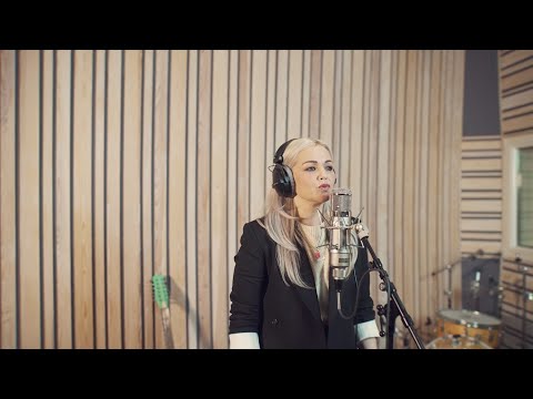 Maria Haukaas Mittet - Øya Di fra Whiteroom Studio