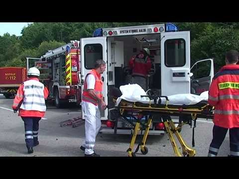 Unfall A61 Worms LKW in BUS Schwer Verletzte   Kreuznach112.de