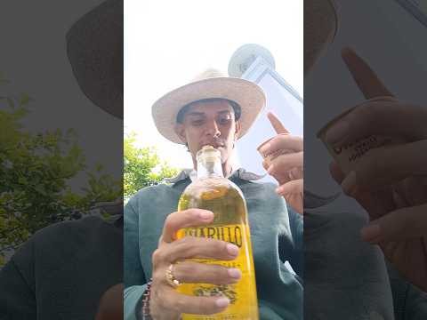 Con un aguardiente amarillo de manzanares caldas 😄haha.................... 🇨🇴🎥 (👍🏻) [Parte 48]