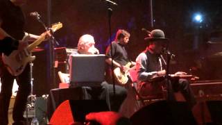 Ben Harper & Charlie Musselwhite - I Don't Believe A Word You Say - 02