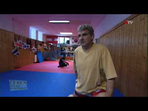 Artur und Paris boxen im Tosan Verein