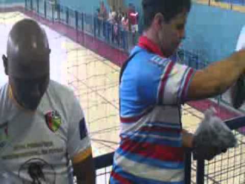 Cerimônia de premiação ao campeão e vice da Copa Primavera intermunicipal de Futsal 2013{cat sub 11}