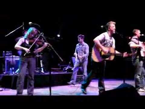 Gaelic Storm - Johnny Tarr (live)