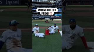 George Springer made Vladimir Guerrero Jr. & Myles Straw wait ???? #MLB #BlueJays #Toronto