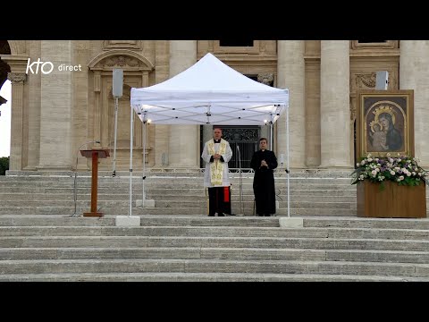 Chapelet pour le pape François place Saint-Pierre
