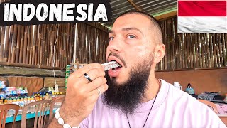 Trying Indonesian SNACKS By The Road Side Vendor In Bali, Indonesia 🇮🇩
