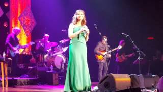 AMY GRANT and VINCE GILL - Emmanuel, God With Us
