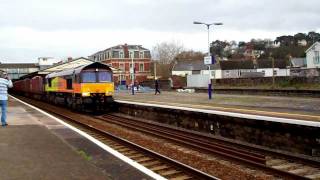 preview picture of video 'Colas Rail 66847 working 6Z50 at Newton Abbot Station | 20/12/11'