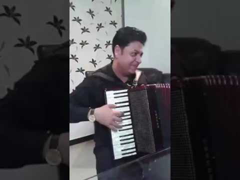 viorel si robert din aparatori spunemi mie mama mea