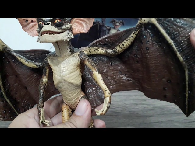 Vídeo relacionado con NECA 30757 Bat Gremlins 2 Figura de acción en Caja de Lujo