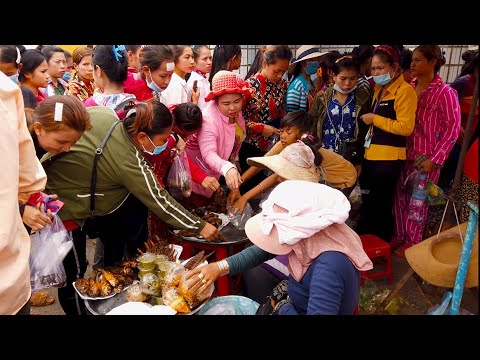 Phnom Penh Street Food Tour - Fast Foods And Snacks For Sales
