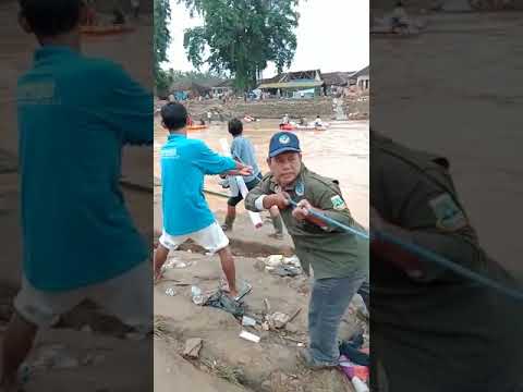    Perjuangan PKSM DLHK Dalam Menyalurkan Bantuan ke Korban Bencana Lebak