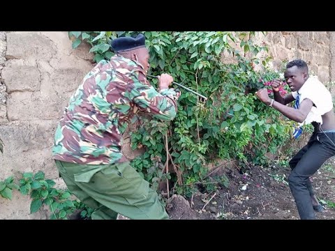 STUDENT AND POLICE MAN😂😂😂🤣#Mrmbilimbili #kenyancomedy