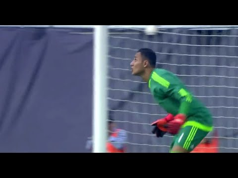 Keylor Navas vs Celta de Vigo (24/10/2015) - Amazing Saves Compilation HD