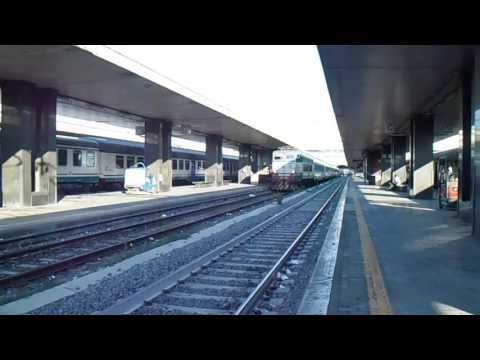 E656.082 in partenza con l' IC 703 Roma Termini - Bari Centrale