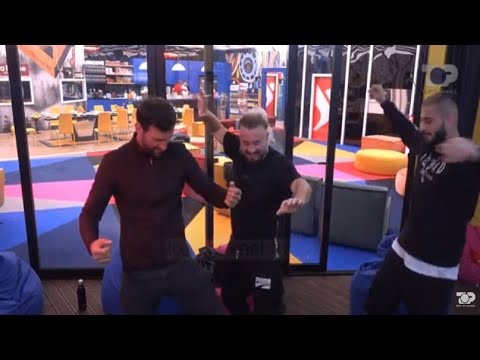Momente gazmore/Djemtë kërcejnë dhe këndojnë në oborr - Big Brother Albania Vip