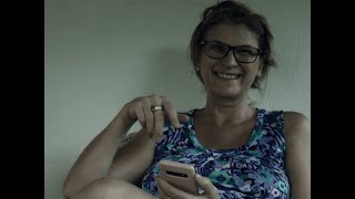 Una libélula roja