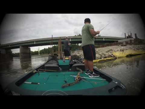 Des Moines River Slugfest