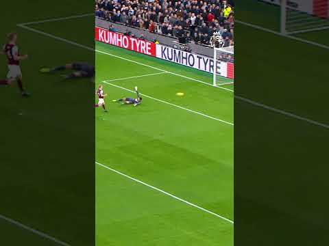 Brilliant solo run from Son he is untouchable!