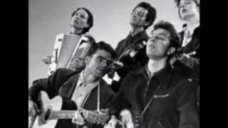 The Weaver's Song – Woody Guthrie with The Almanac Singers