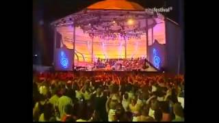 Celia Cruz La Vida es un Carnaval