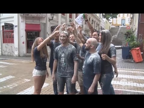 Estudantes comemoram aprovação na UFSC