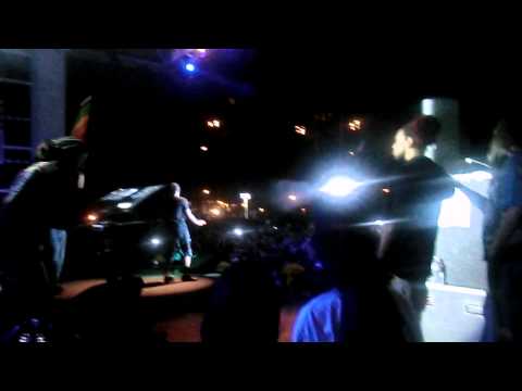 Nas live in Hawaii Apaulo Treed back stage