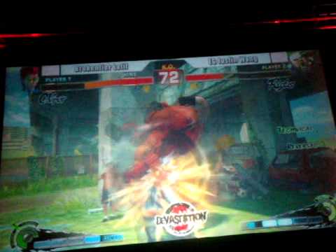 Devastation 2011 - SSFIV AE Top 8 - BROKENTIER Latif (Viper) vs. EG Justin Wong (Rufus)