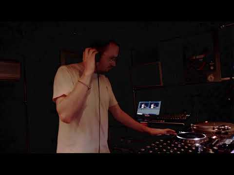 Deep Cuts w/ E.Wan + Chris G - 25.10.2019