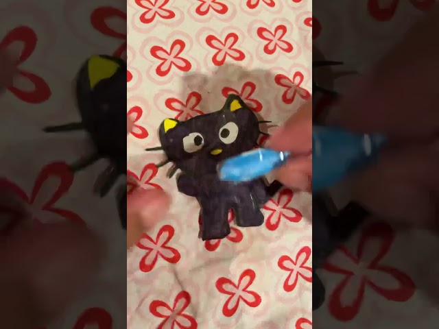 Vídeo relacionado con Barra de chocolate dulce Sanrio Chococat Stay Camiseta